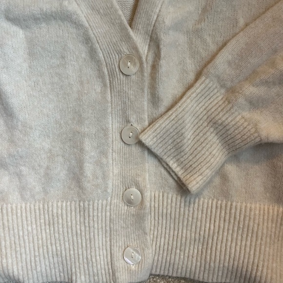 Old Navy Cardiagn in EUC - Picture 2 of 3
